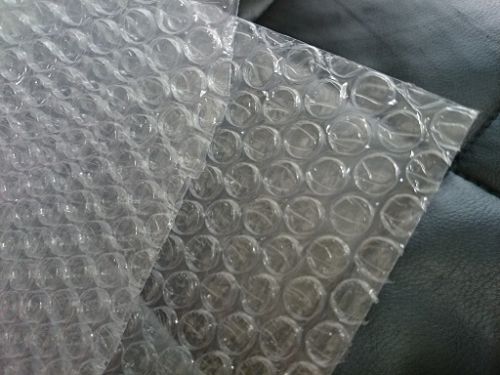 最近は柄物も人気、１メートル×２メートル２枚なら数千ウォン（数百円）で済みます