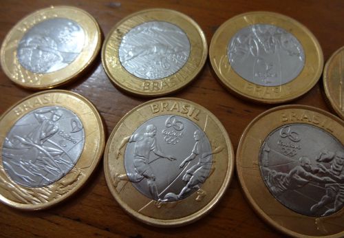 2015年半ばから日常生活で手にするようになったリオ五輪を記念した1レアル硬貨
