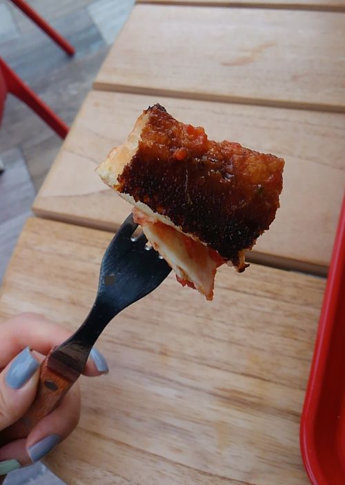 裏側はカリカリにクリスピーです。