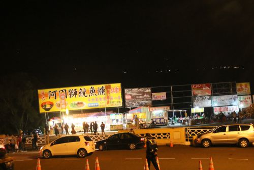 ホテルの入口向かいにある屋台