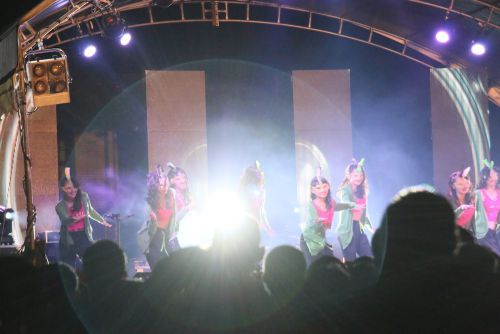 メインは北一女の生徒たち