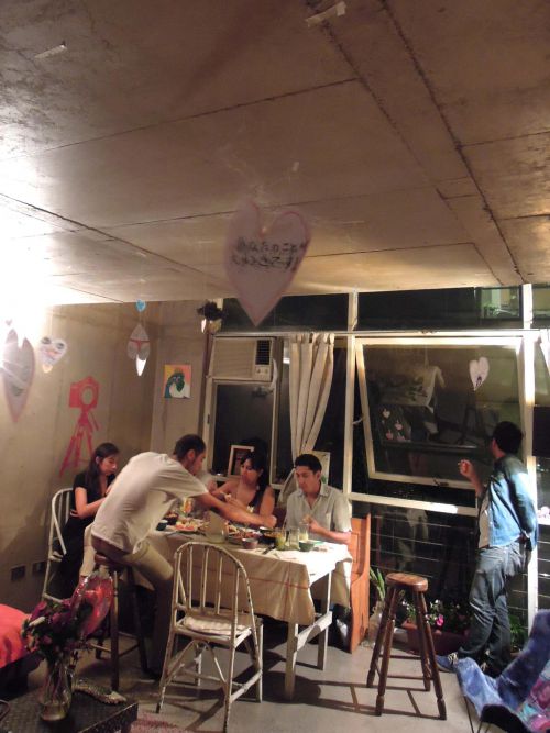 近所の仲間と集って共同バレンタインデーを開催