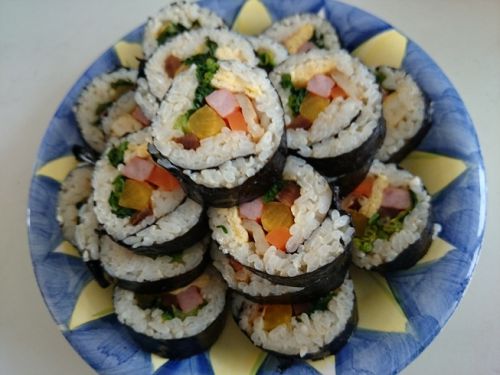 沢庵やハムなどは細長いキムパップ用が売られています