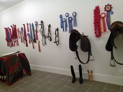 馬道具の部屋？馬っていくらぐらいなんでしょうね