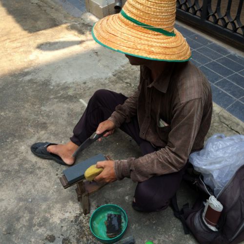 作業中のおじさん