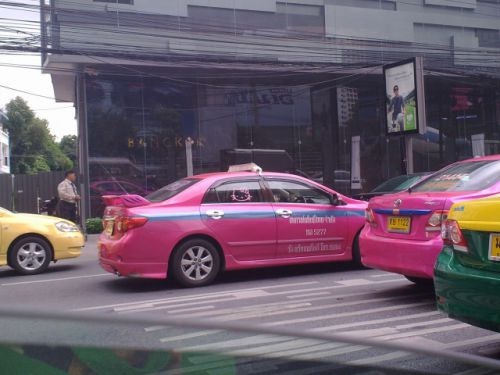 タクシーだって負けちゃいません