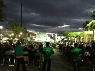 日もとっぷりと落ちてからのミサ。