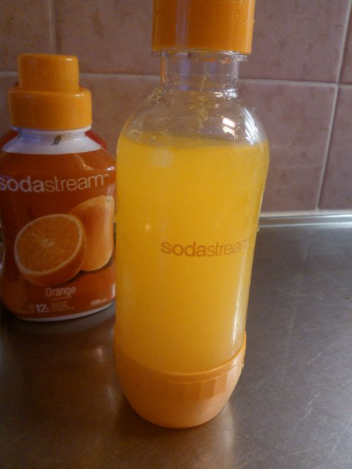 オレンジソーダの出来上がり