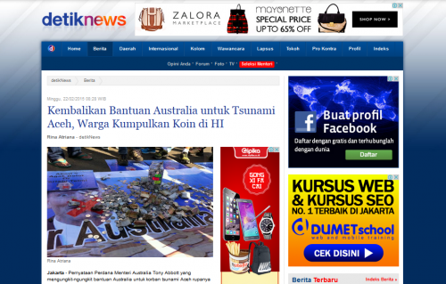 「Koin untuk Asustralia(オーストラリアのためのコイン)」をスローガンに、ジャカルタで募金している様子。(news.detik.comより)