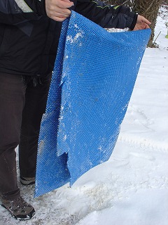 雪道でスタックした２年前、お世話になったヨガマット。