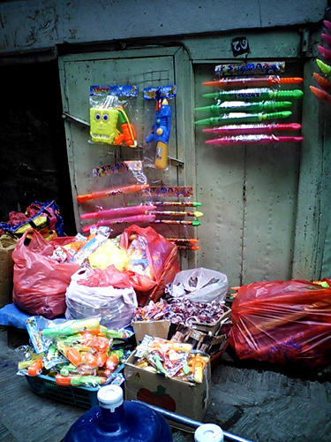 ローカルバザールでも大量入荷！！