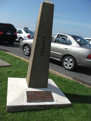 バンクーバーから車で１時間かからずに、アメリカ国境へ