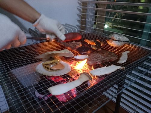 韓国では、旅先でのバーベキューは男性の担当という暗黙の了解があり、女性子どもは食べに徹することもできます！