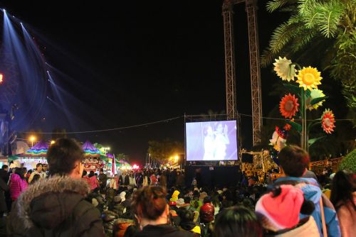 年越しカウントダウンコンサート会場付近より