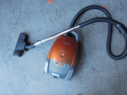 チリで売られている他の掃除機などに比べると静音なのが嬉しいです。