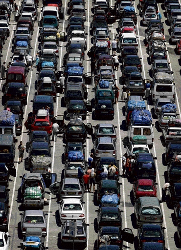 これだけ渋滞が続けば怒鳴りたくなることも？