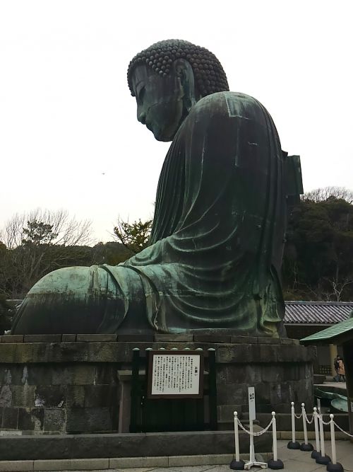 看板のあるところが入口になります。