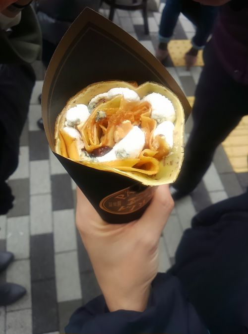 ブルーチーズと無花果赤ワイン煮のクレープ（1,200円）