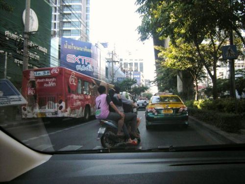 １,２,３．．．なんと４人乗り！！