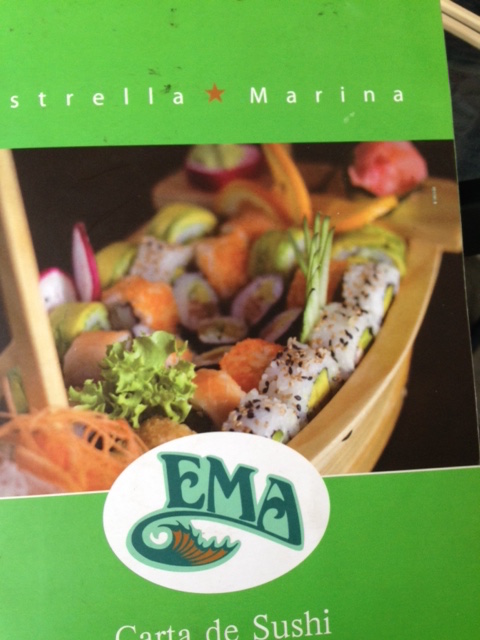 近所で日系人が経営するペルー料理屋の寿司メニュー