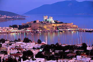 トルコの入り口、ともいわれるバカンス目的地、ボドルム。