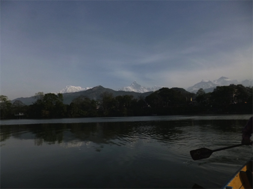 「フェワ湖からヒマラヤを見ながらボートで朝ごはん」ツアーを自主企画したい！