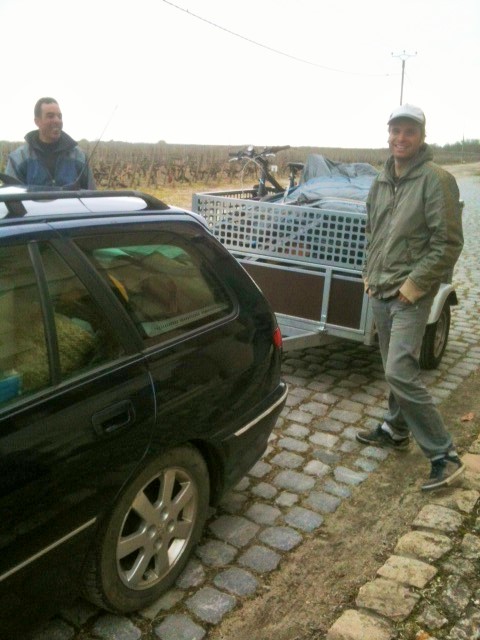 荷物つめを手伝ってくれた夫の同僚さんに感謝