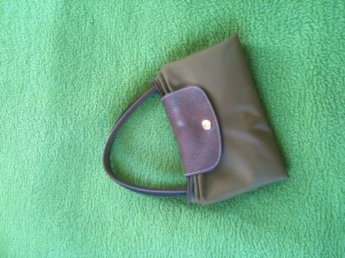 ちっさく折りたためるのが有難い