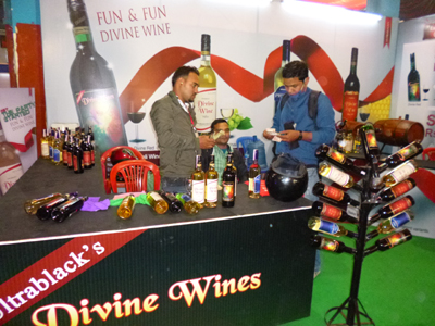 ワインの試飲コーナーも盛況でした