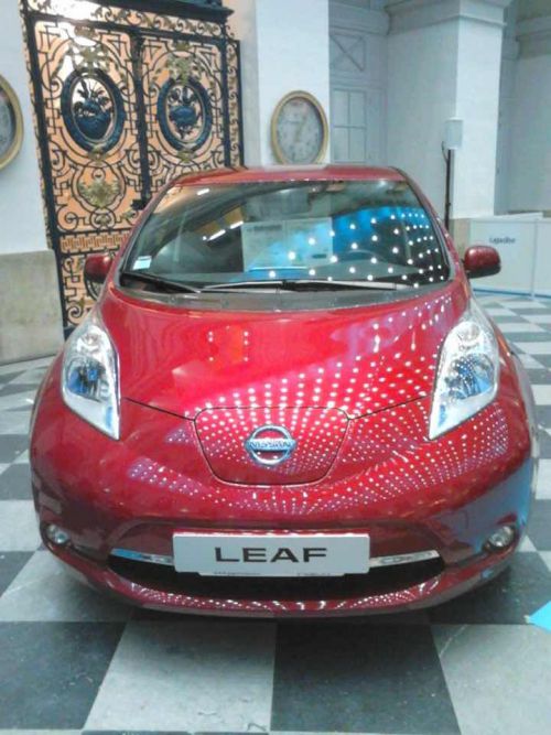 会場に展示されていた日産電気自動車