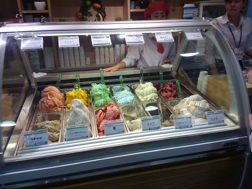 色とりどりのジェラート。