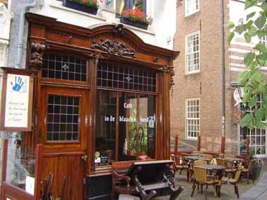 天気が良ければ、1日中外に座ってリラックスできる。