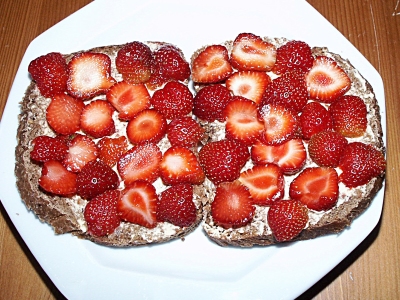 オランダ式･旬のイチゴの食べ方がこれ。是非お試しあれ！