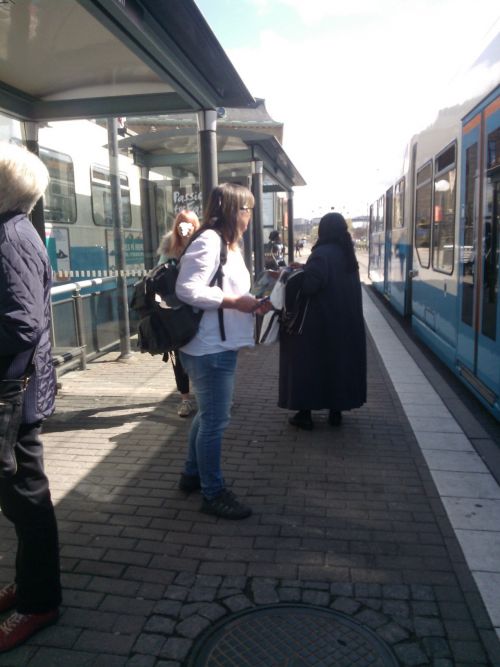 電停などで「金ないか？」と聞きまわるティッガレ、昔から一番迷惑なタイプ