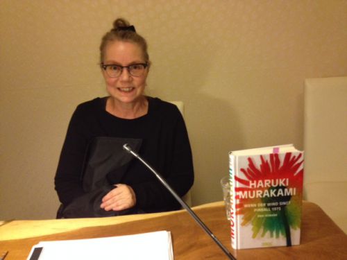 村上春樹のドイツ語訳を手掛ける翻訳家、ウルスラ・グレーフェさん