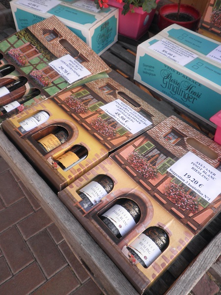 こんなかわいい箱にいれてくれるのでお土産にもバッチリ！