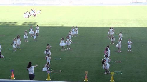 幼稚園部から高校部までが一緒にフェスティバルをする良い点は子どもたちが幅広い年齢と交流できることでしょうか…