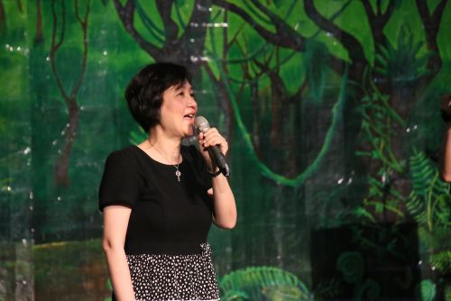 あいさつを行なう楊世瑞（ヤン・シールイ）校長