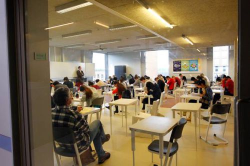 学校では、きちんとした人に指導してもらいたい、というのが、親の心情ではあるが・・・。