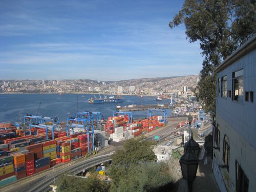 首都サンティアゴの外港・バルパライソ港の風景