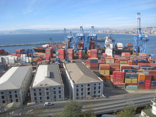 首都サンティアゴの外港・バルパライソ港の風景