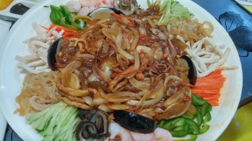 主人の親戚や友人たちも、奮発するときにはよく頼む「ヤンジャンピー」