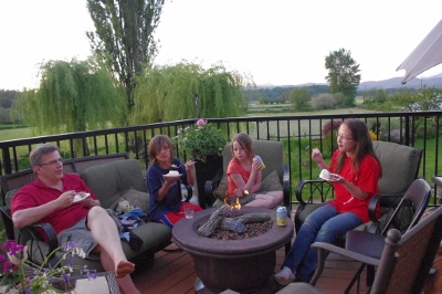 正しい暑さ対策その１―ベランダなどの屋外で過ごします