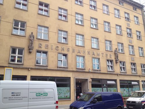 住所はInvalidenstraße 130&131。現在は私立幼稚園となっています。