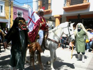普段は肉屋のおじさんも、かなりカッコよく見えます。