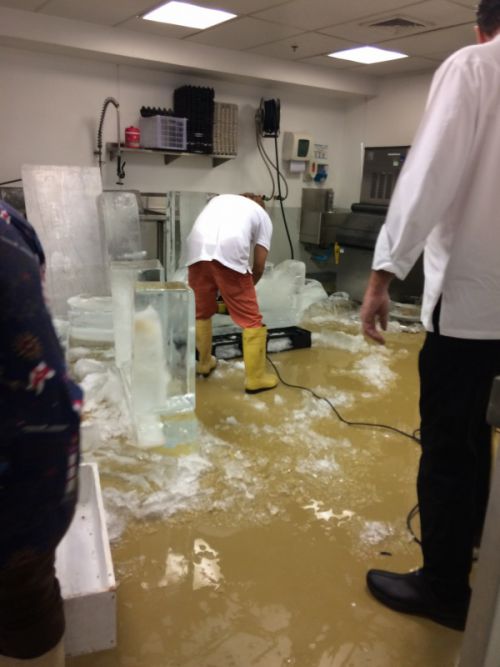 それを彫り進めていきます