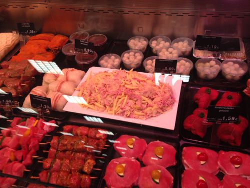 南ドイツの肉屋さんのショーケース。