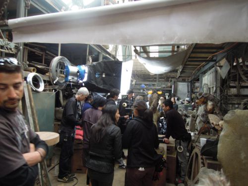 チリ人アーティストの家での撮影風景。