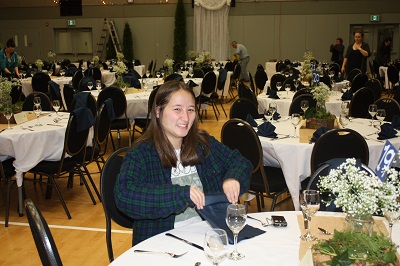 テーブルセット。娘はナプキンの畳み方をマスターできたそうです