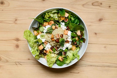 ボリューミーなサラダボール。ヘルシーそう！（画像提供　Gärtnerei）